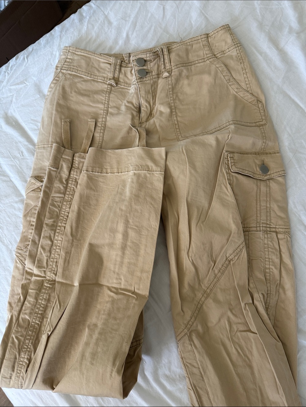 I am Gia Ryder cargo low rise pants